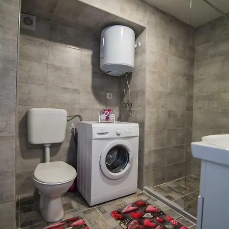 Love Apartments Апартаменты